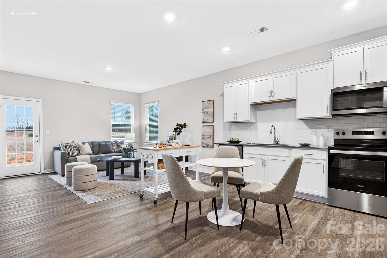 663 13th Avenue Dr., Hickory, NC 28601