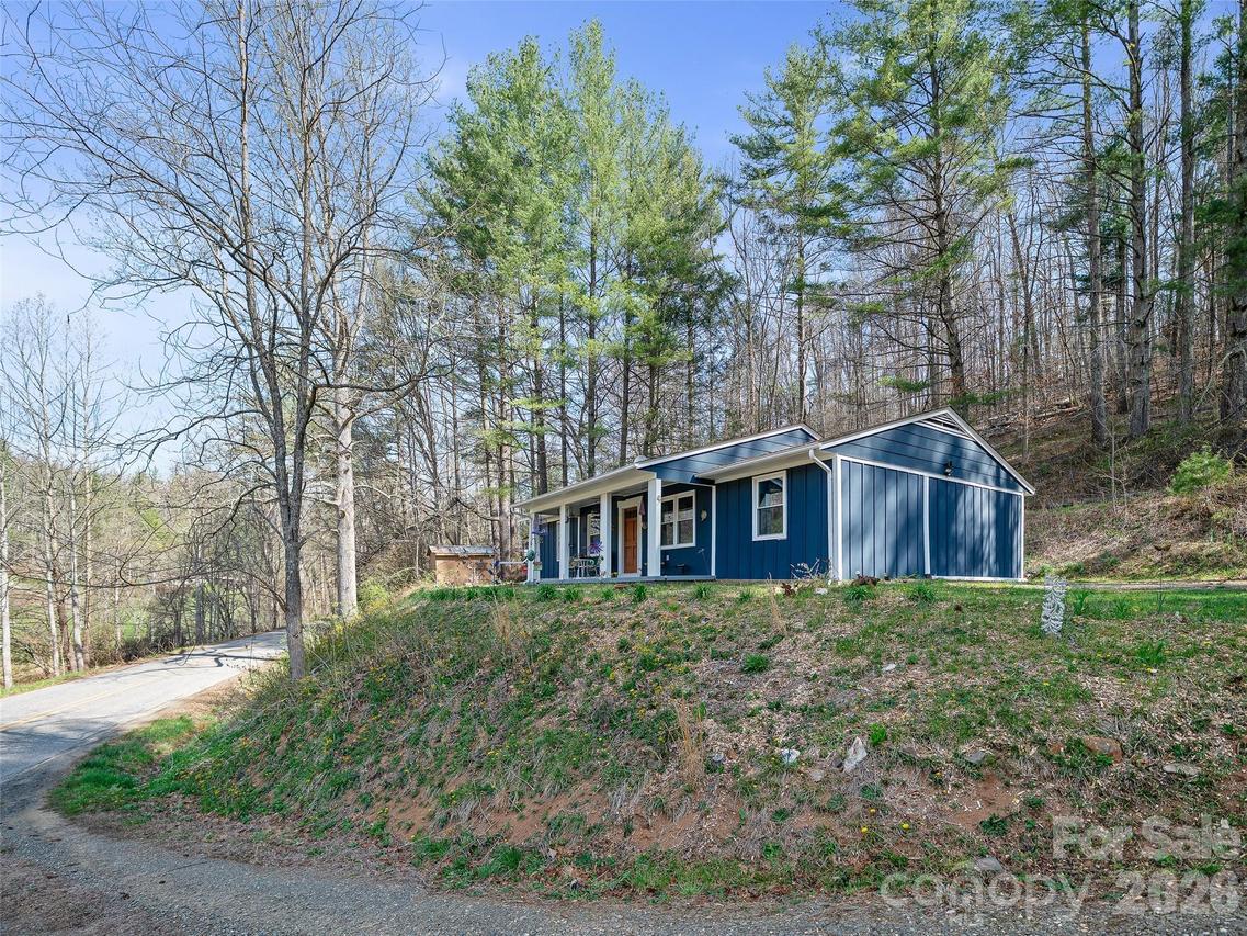 1280 Old Mine Fork Rd., Burnsville, NC 28714