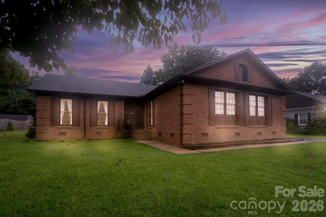 5742 Faulconbridge Rd., Charlotte, NC 28227