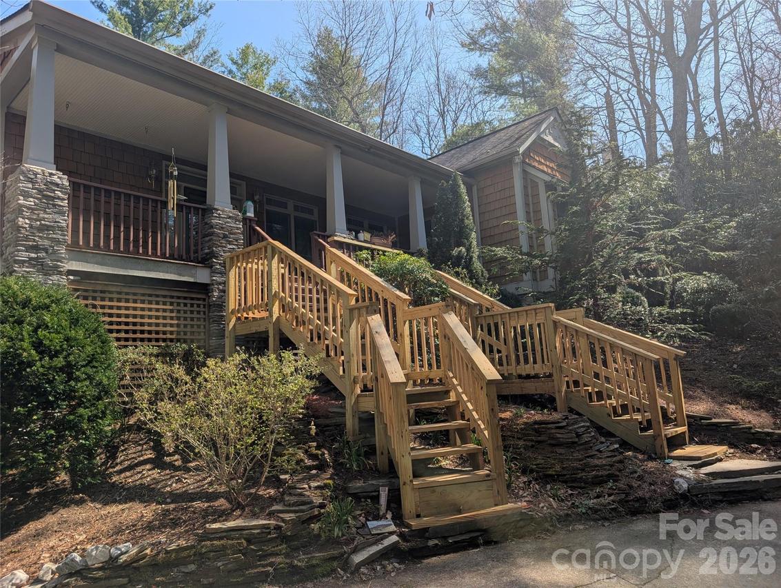 1063 Swiss Pine Lake Dr., Spruce Pine, NC 28777