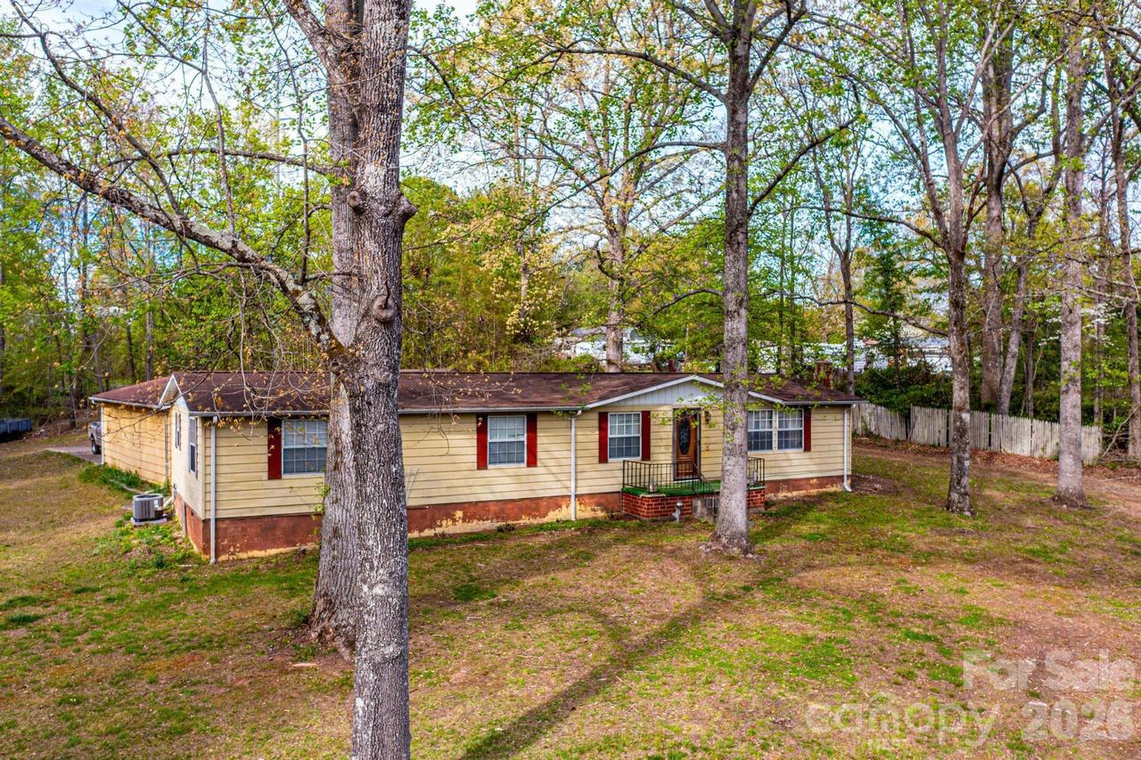 2474 Chandler Pl., Granite Falls, NC 28630