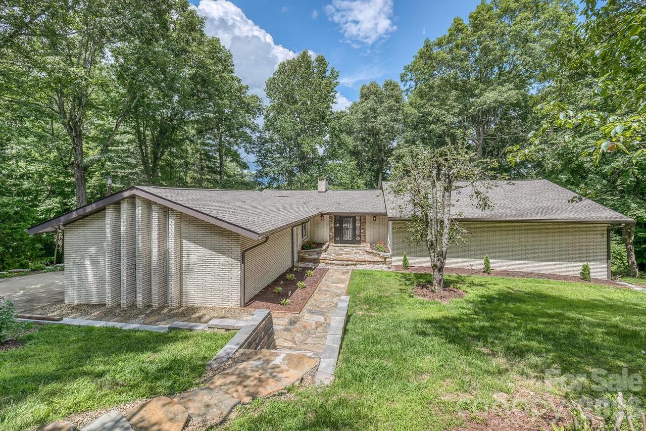 294 Martha Dr., Spruce Pine, NC 28777
