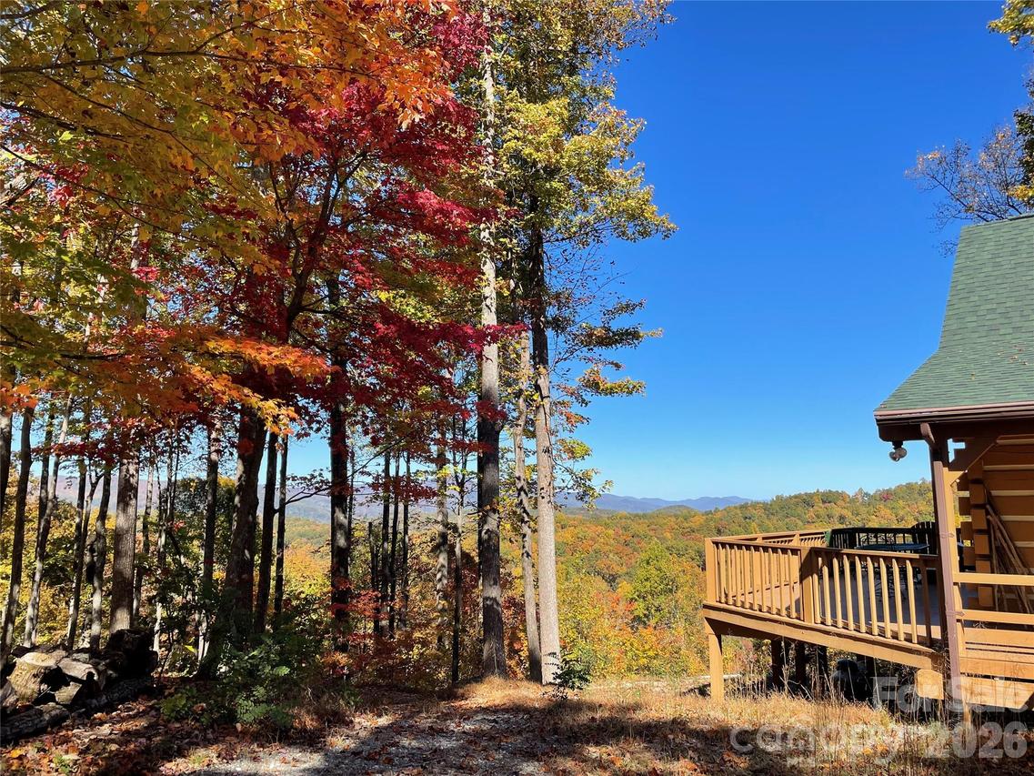 178 Tablerock Dr., Saluda, NC 28773