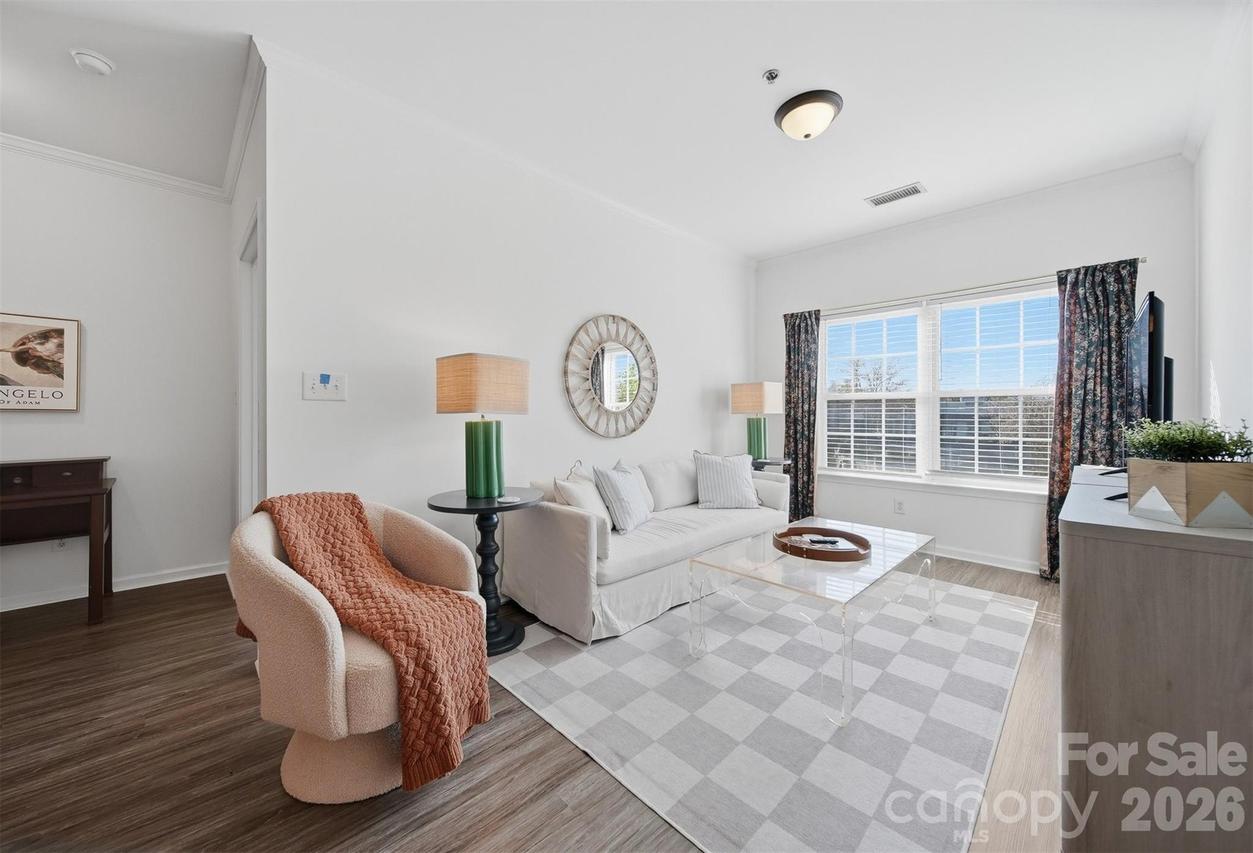 1410 4th Street Dr. #205, Hickory, NC 28601