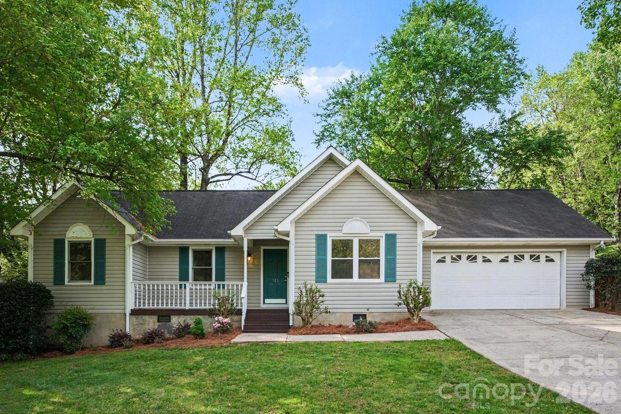 105 Chalice Ct., Statesville, NC 28625