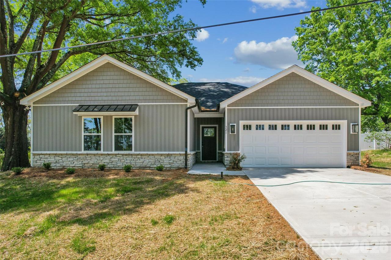 321 Henderson Cir., Harrisburg, NC 28075