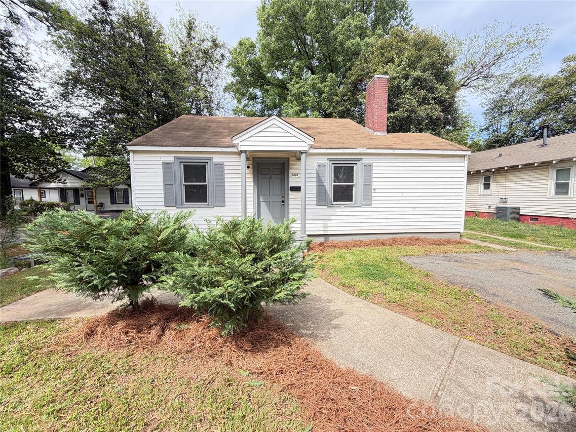 2212 Camp Greene St., Charlotte, NC 28208
