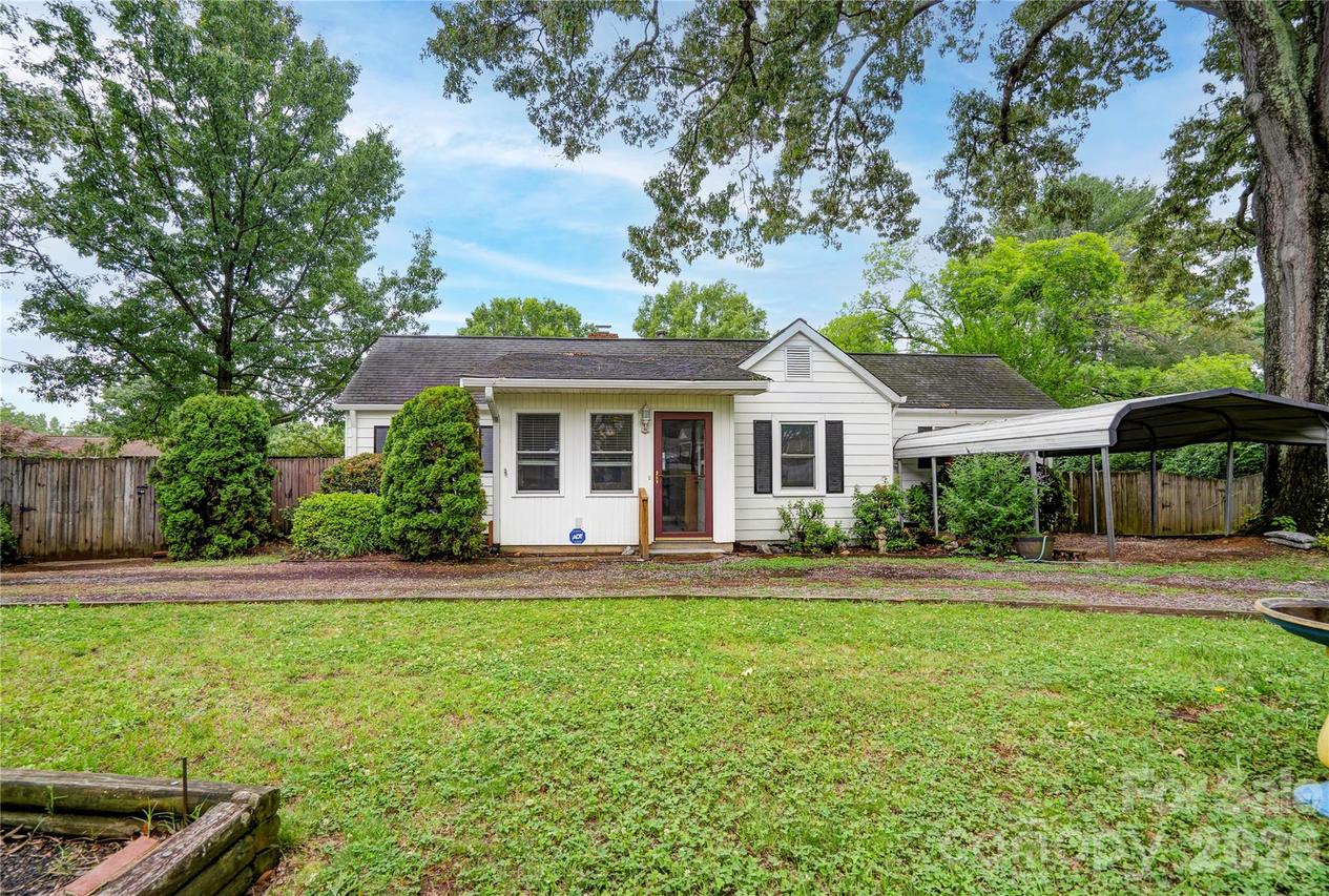 703 Dellinger Rd., Shelby, NC 28152