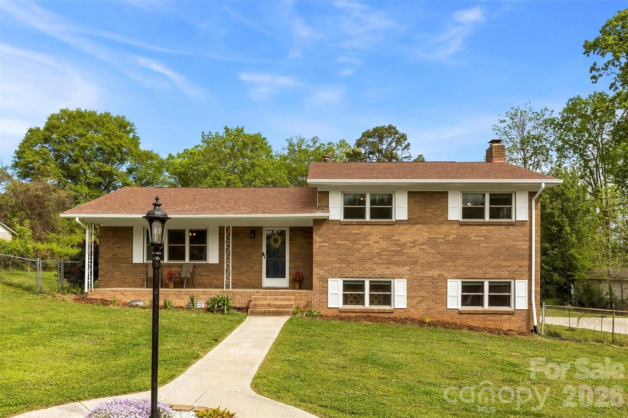 2200 Simmons St., Gastonia, NC 28052