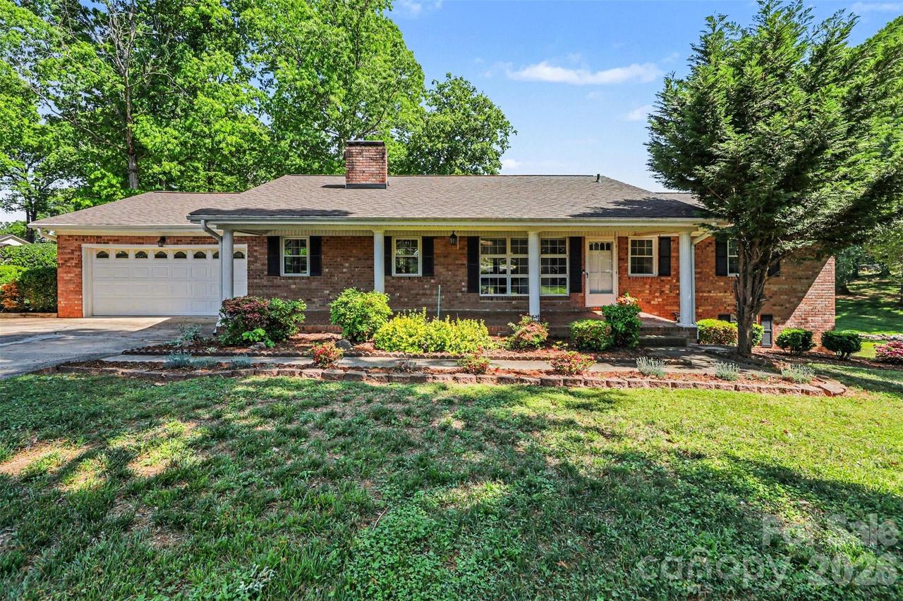 2115 Candlewood Dr., Concord, NC 28027