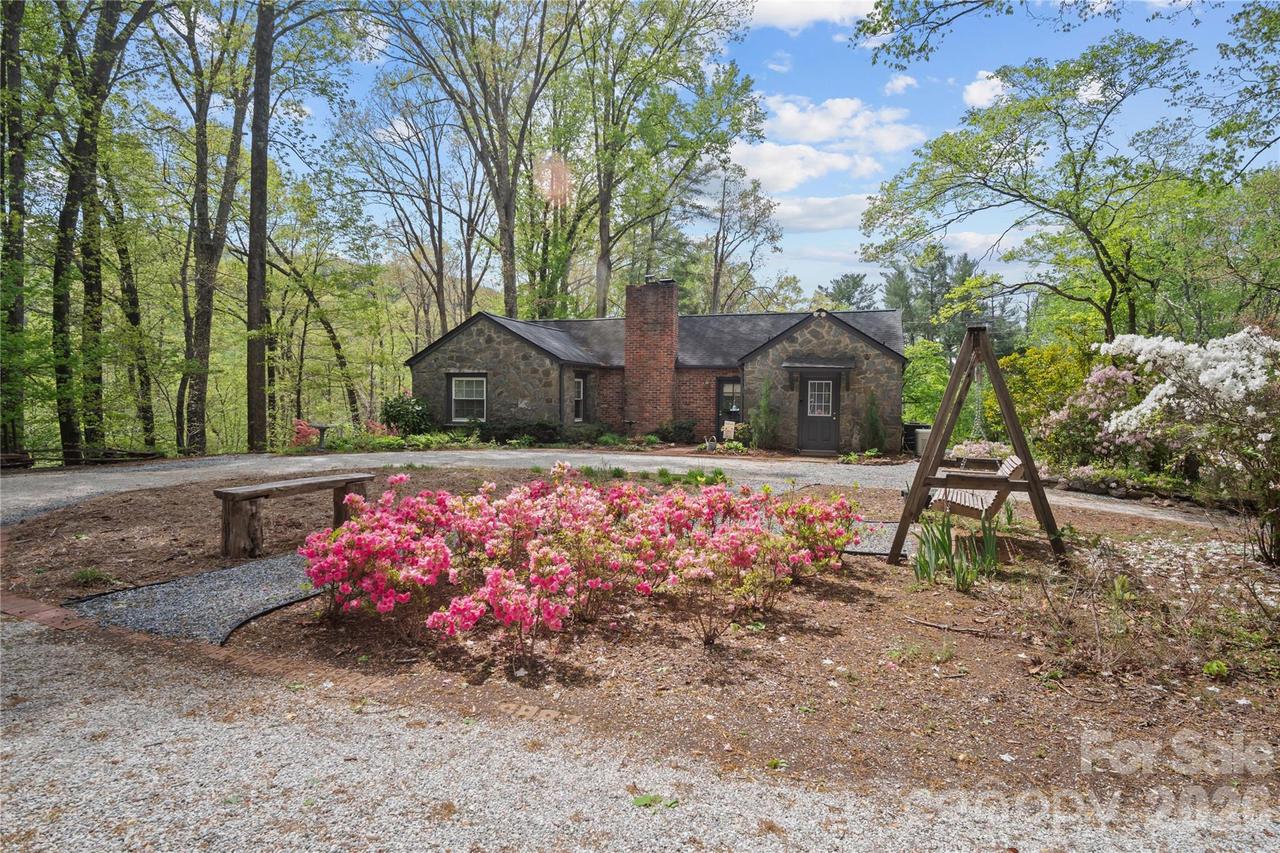 100 Woodmere Dr., Columbus, NC 28722