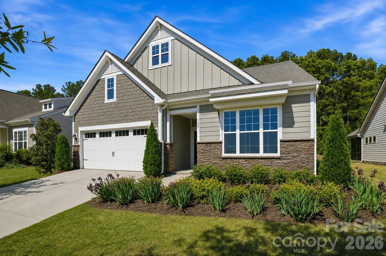 124 Van Gogh Tr., Mount Holly, NC 28120