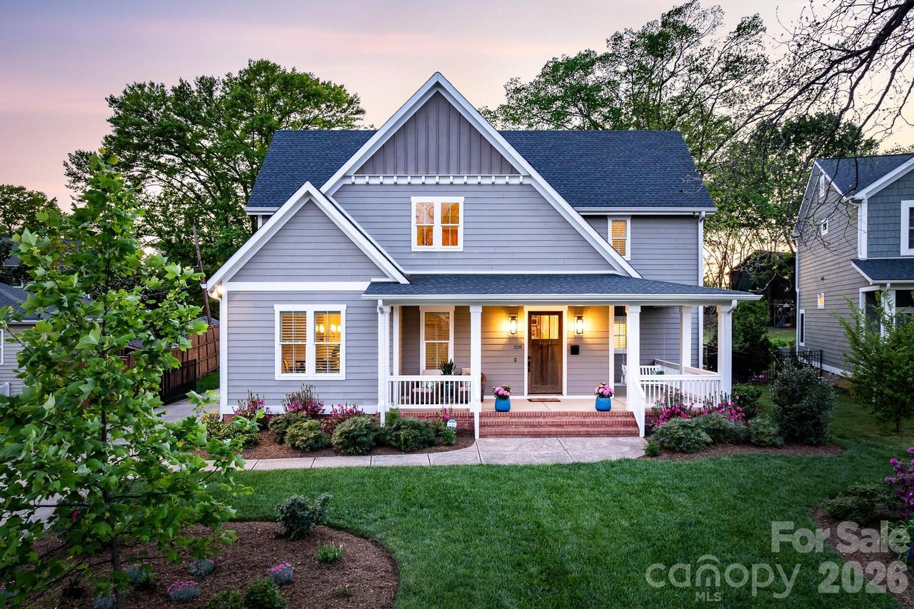 328 Melbourne Ct., Charlotte, NC 28209