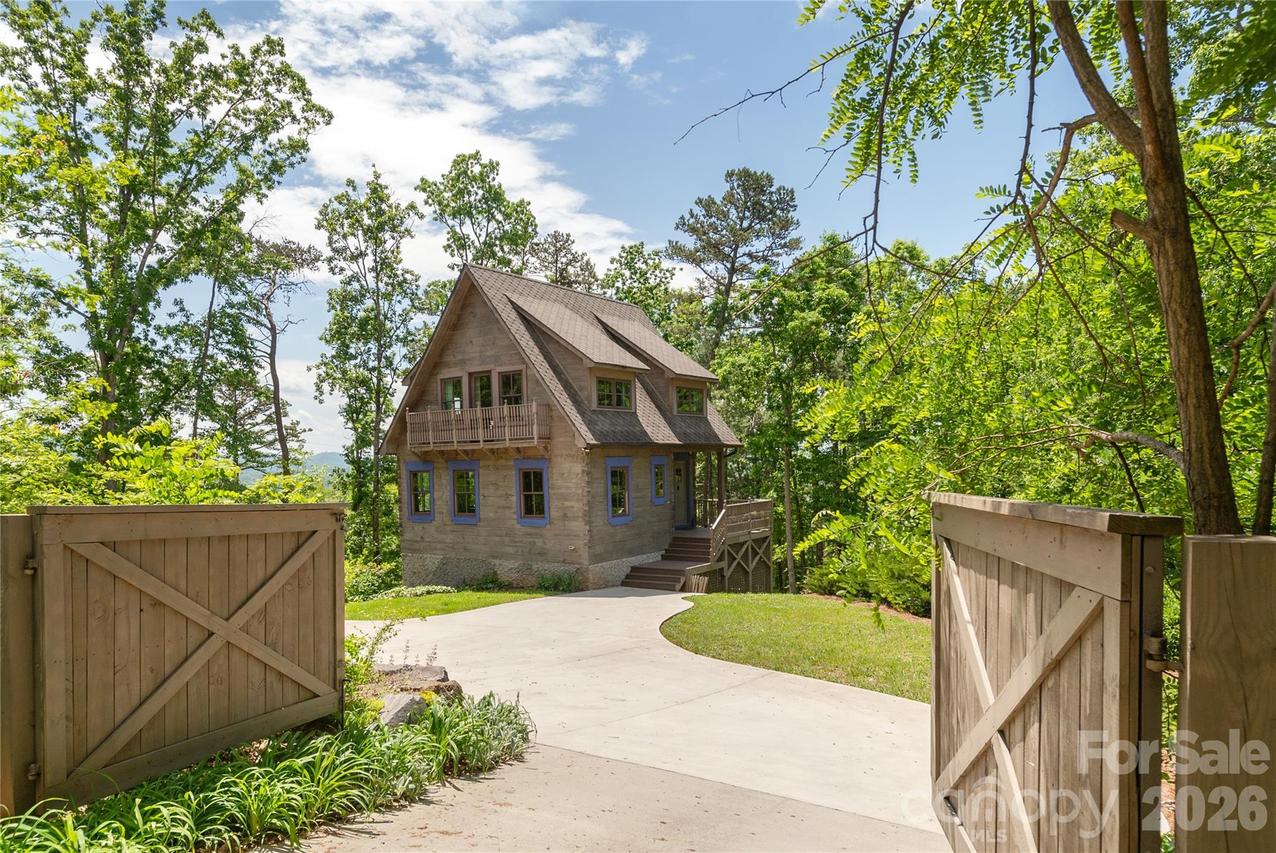 106 Mccauley Dr., Asheville, NC 28803