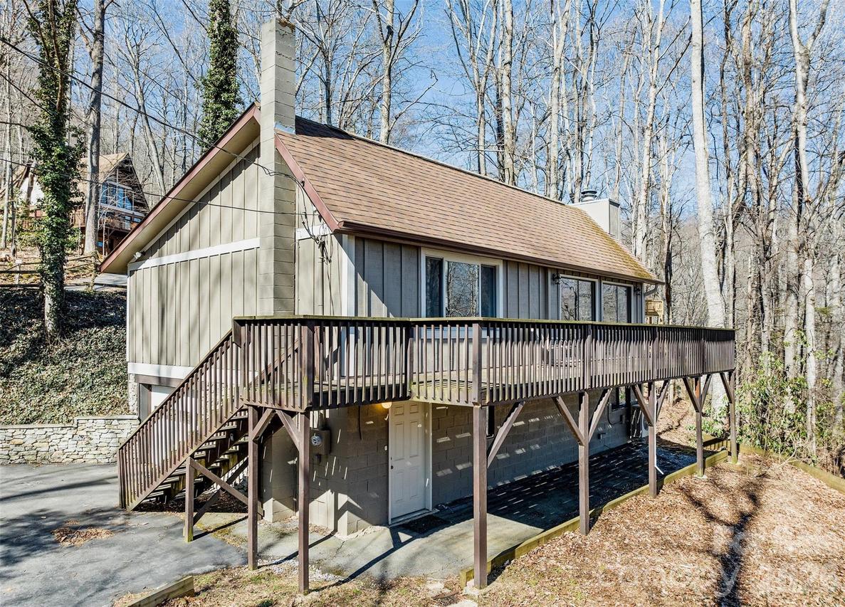 662 Locust Dr., Maggie Valley, NC 28751