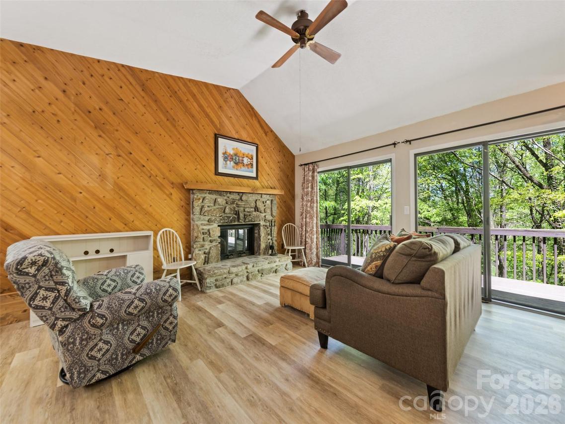 662 Locust Dr., Maggie Valley, NC 28751