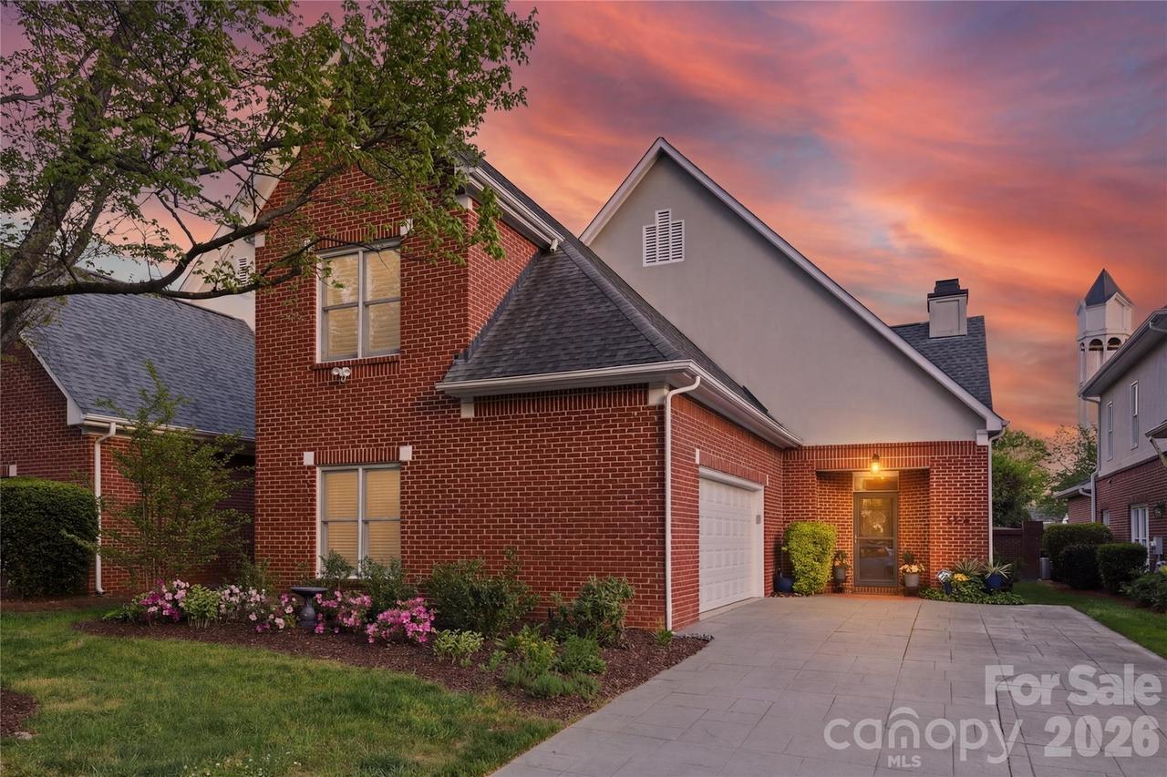 4118 Sharon Commons Ln., Charlotte, NC 28210