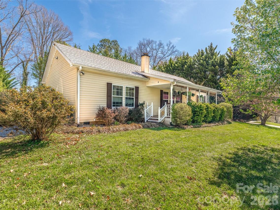 8 Jackson Cove Rd., Leicester, NC 28748