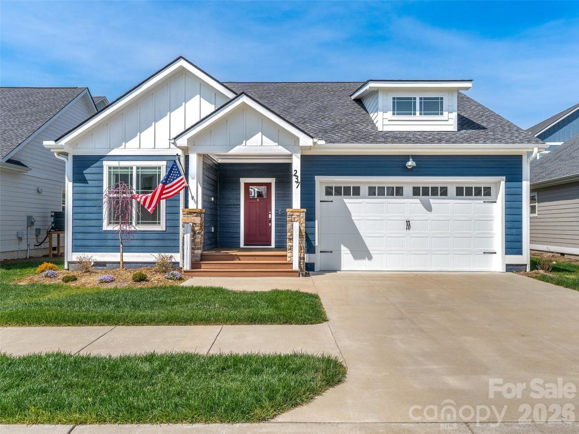 237 Leyland Cir., Hendersonville, NC 28792