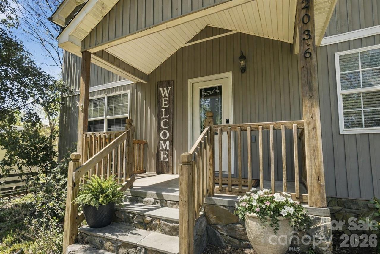 2036 Hickory Hills Dr., Denver, NC 28037