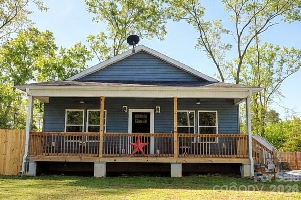 196 8th Ave., New London, NC 28127