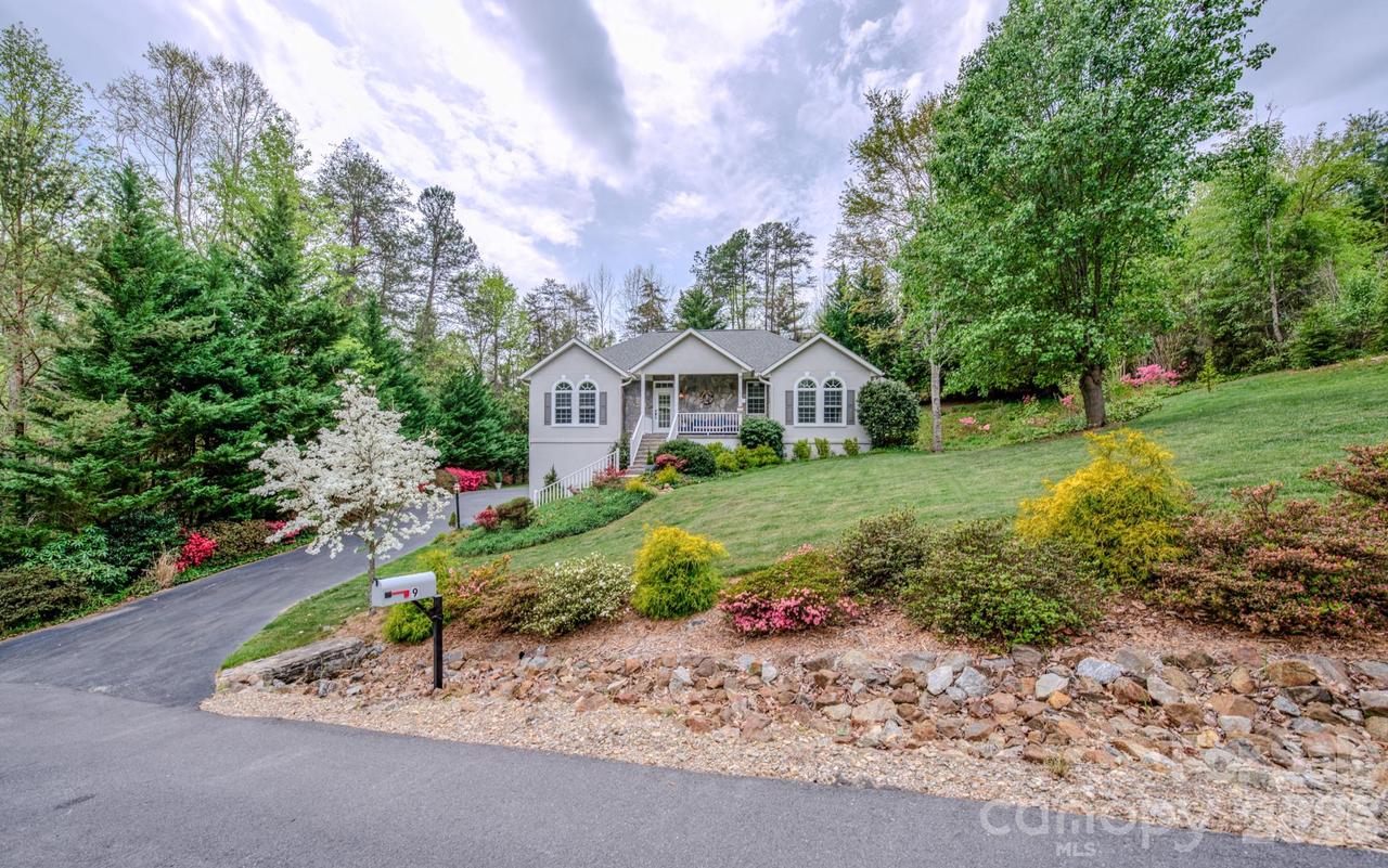 9 Double Eagle Dr., Weaverville, NC 28787
