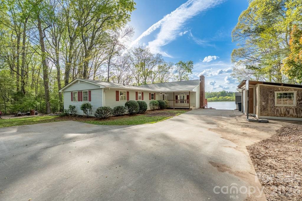 349 Lake Wylie Rd., Belmont, NC 28012