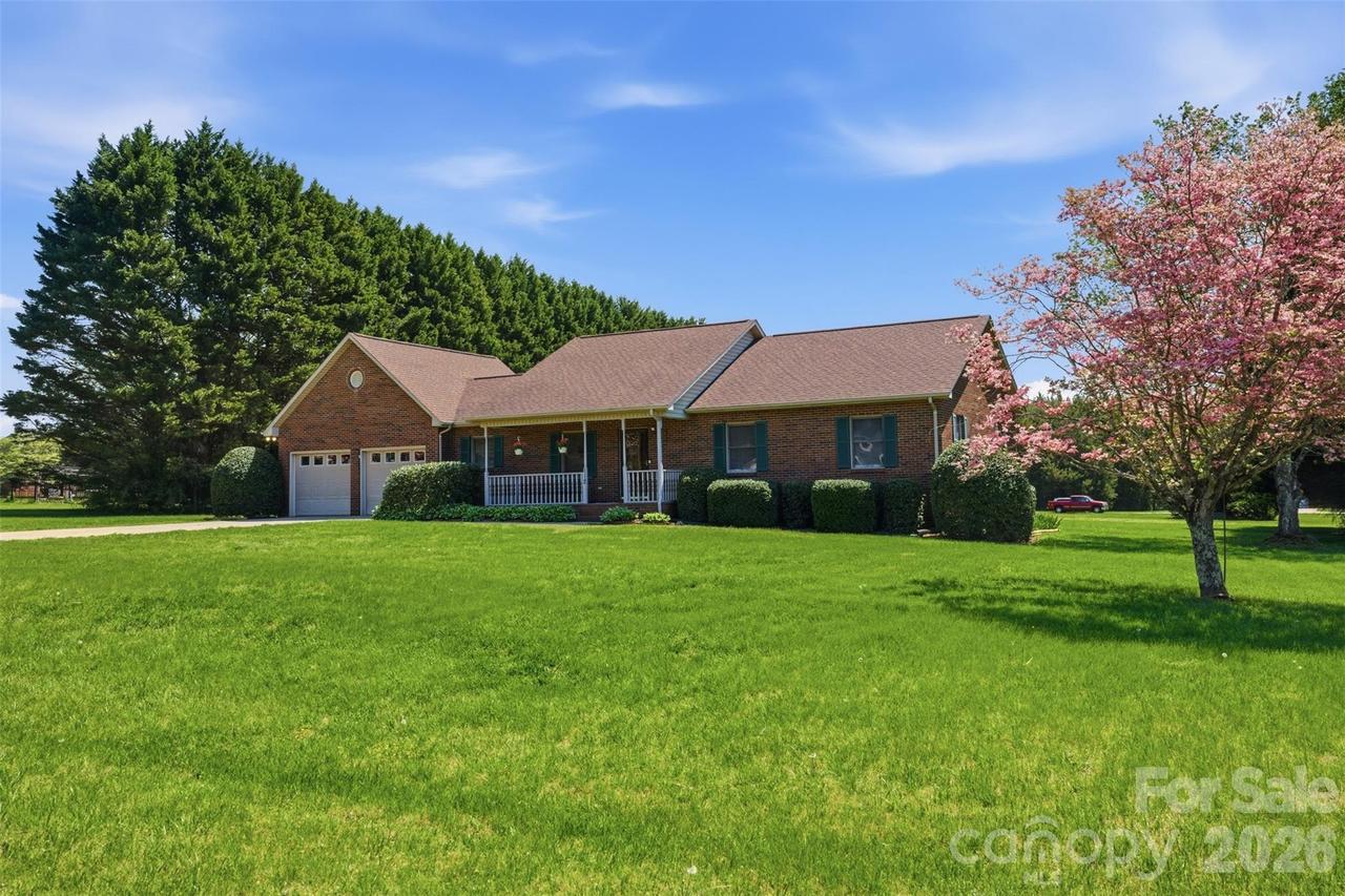 112 Mobeal Ln., Statesville, NC 28625