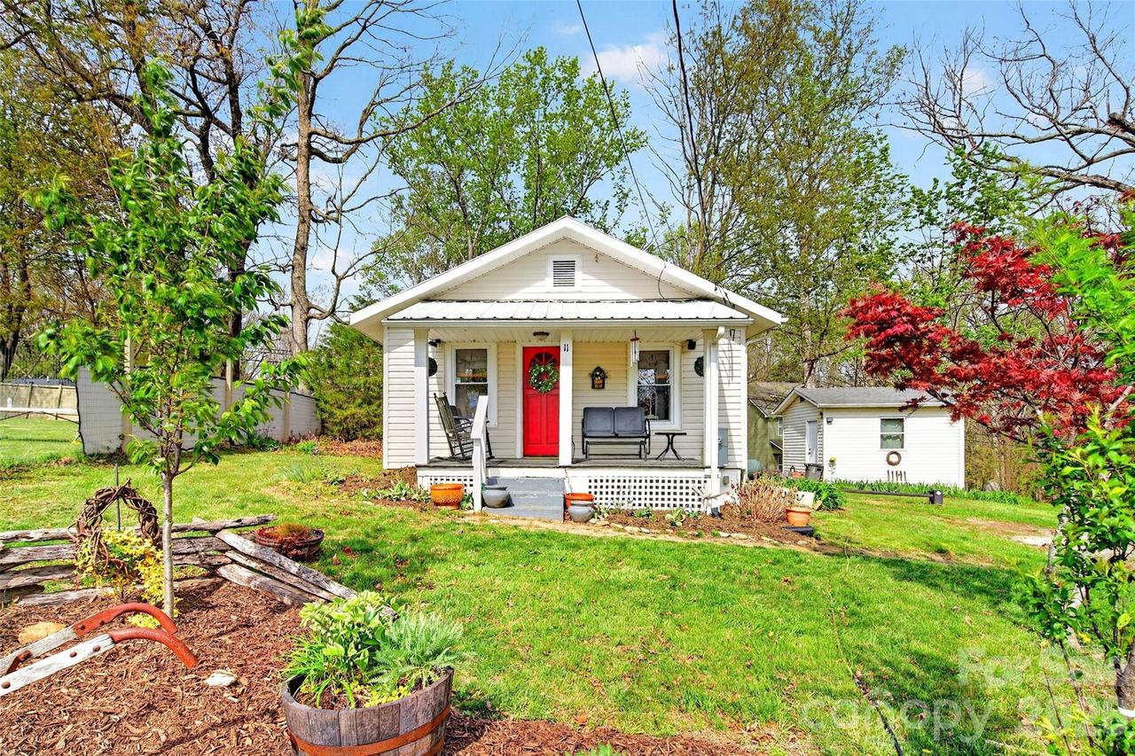 11 Dix Creek #2 Rd., Leicester, NC 28748