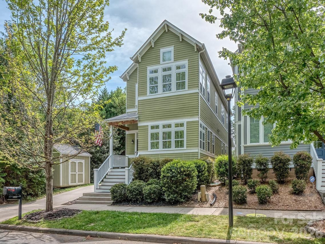 1427 Tippah Park Ct., Charlotte, NC 28205