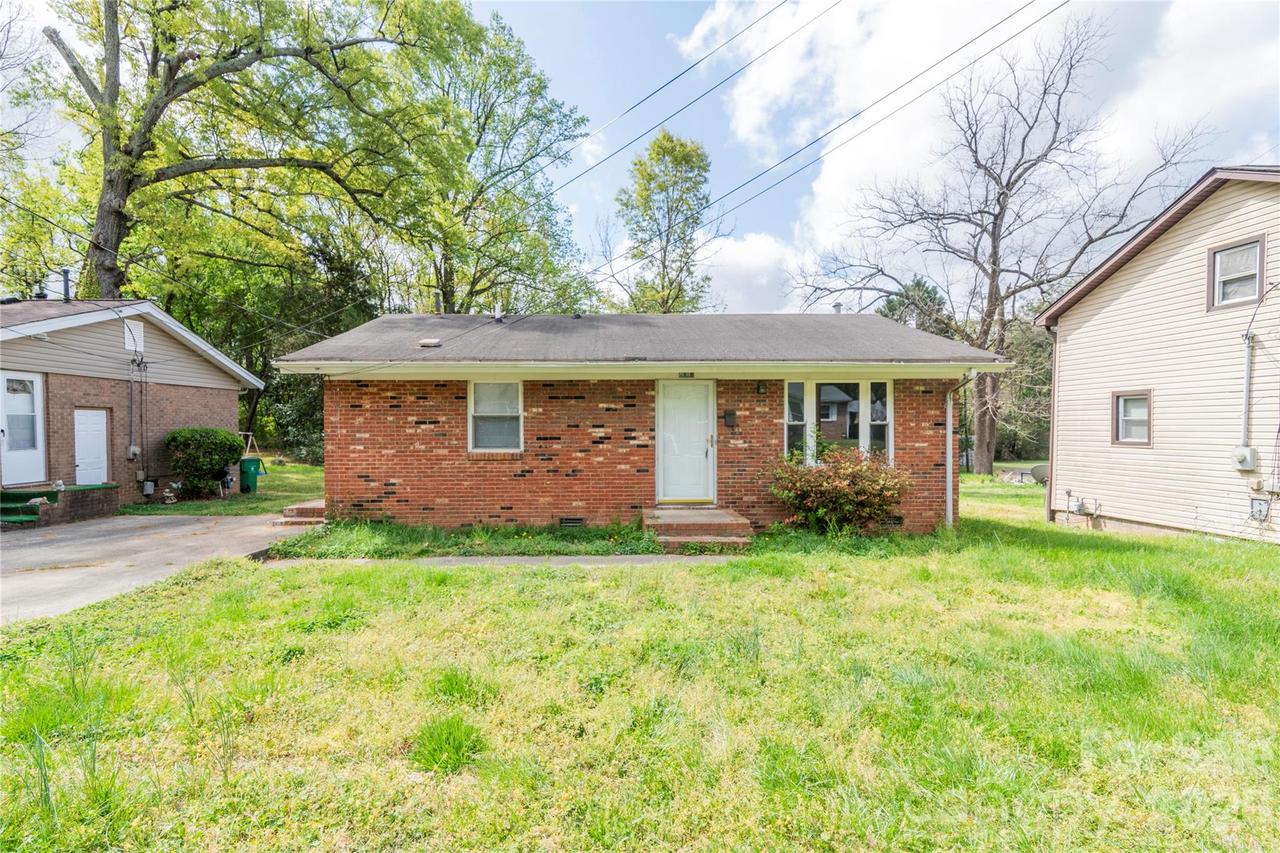 2019 Holly St., Charlotte, NC 28216
