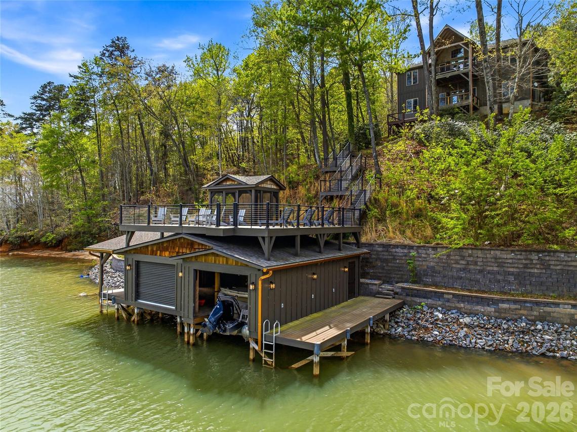 402 Holmstead Dr., Lake Lure, NC 28746