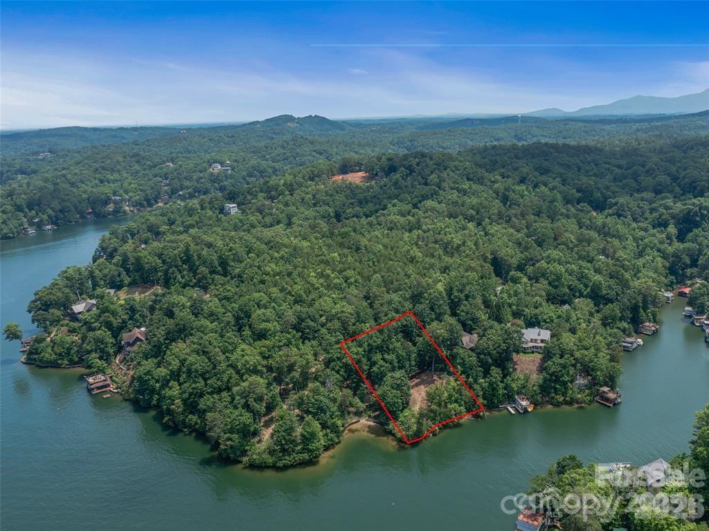 99999 Hawthorne Dr., Lake Lure, NC 28746