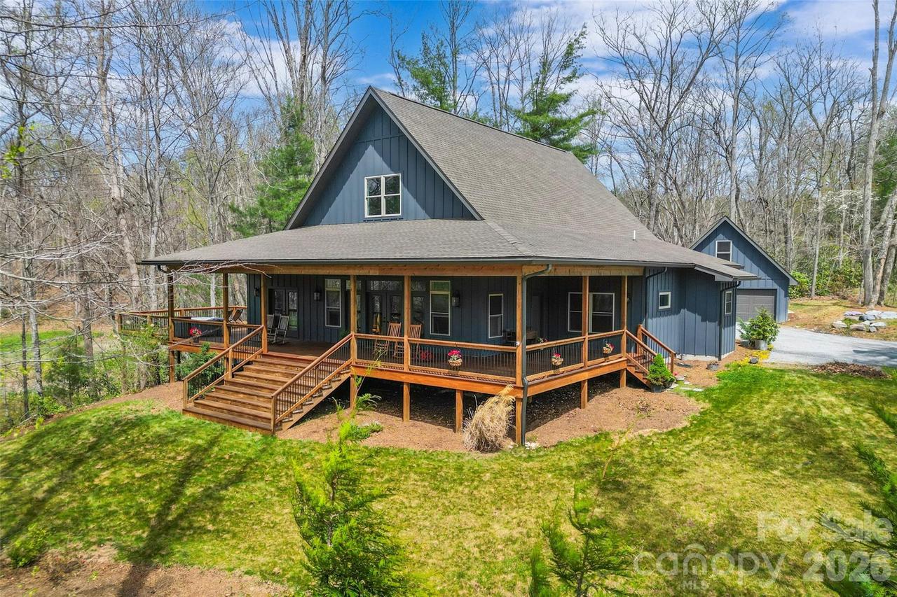 628 Brush Creek Rd., Fairview, NC 28730