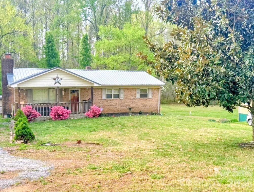 4268 Hartland Rd., Lenoir, NC 28645