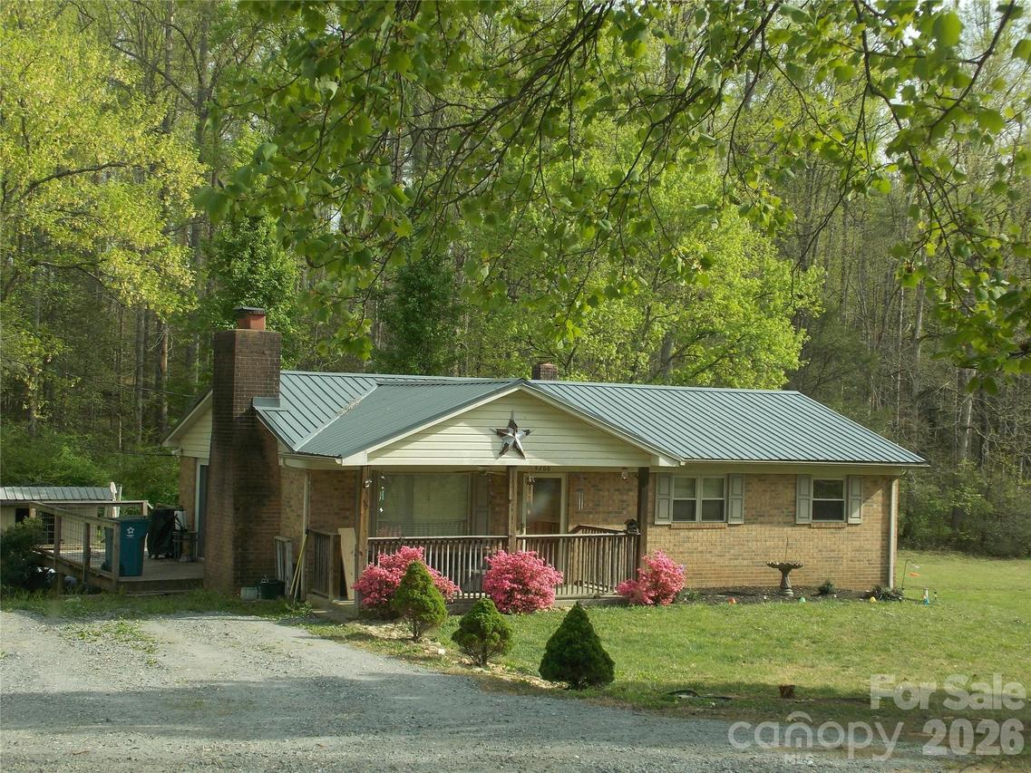 4268 Hartland Rd., Lenoir, NC 28645