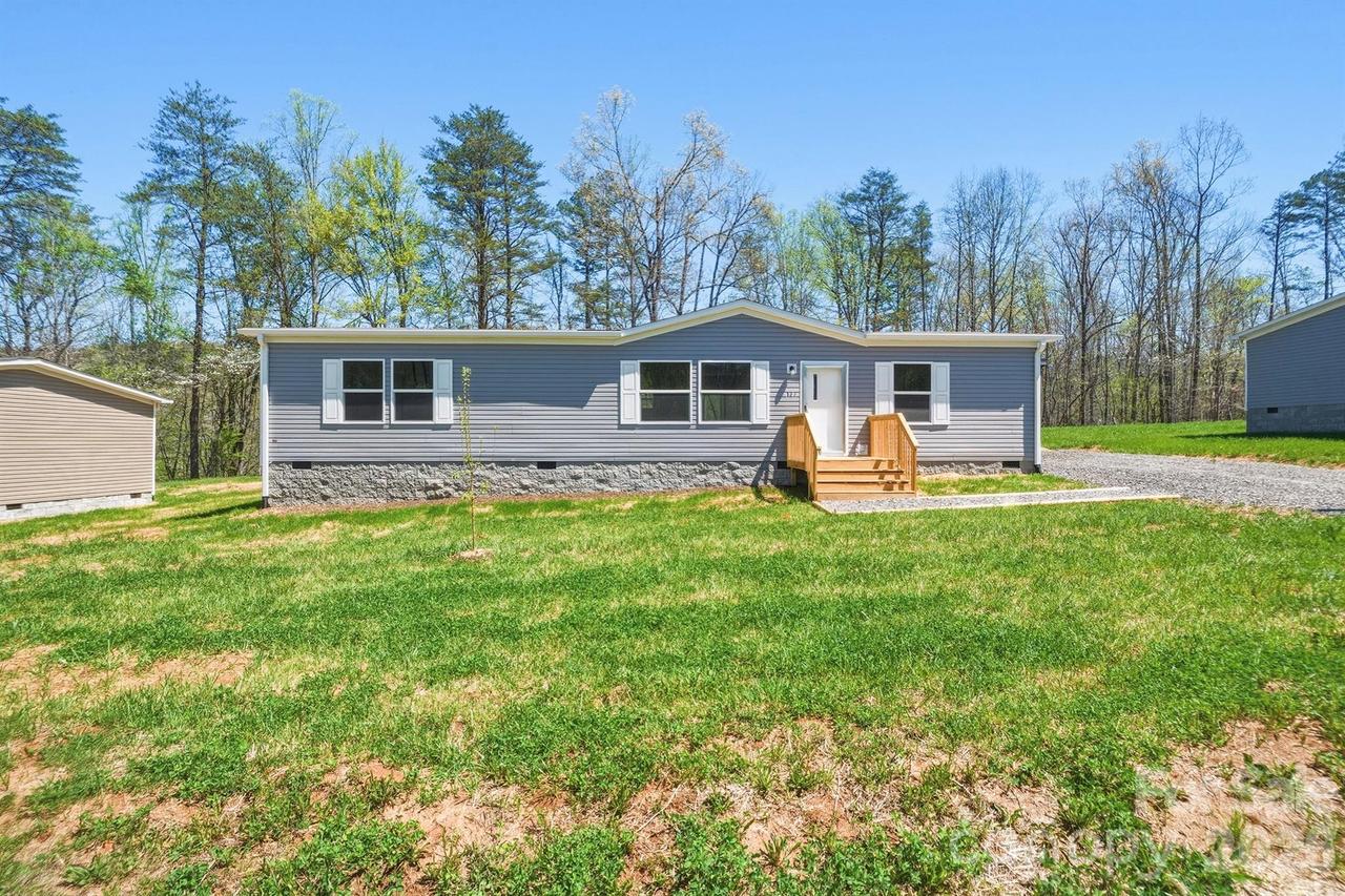 127 Peaceful Hill Dr., Old Fort, NC 28762