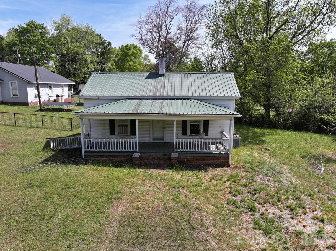 145 W Burnsville St., Wadesboro, NC 28170
