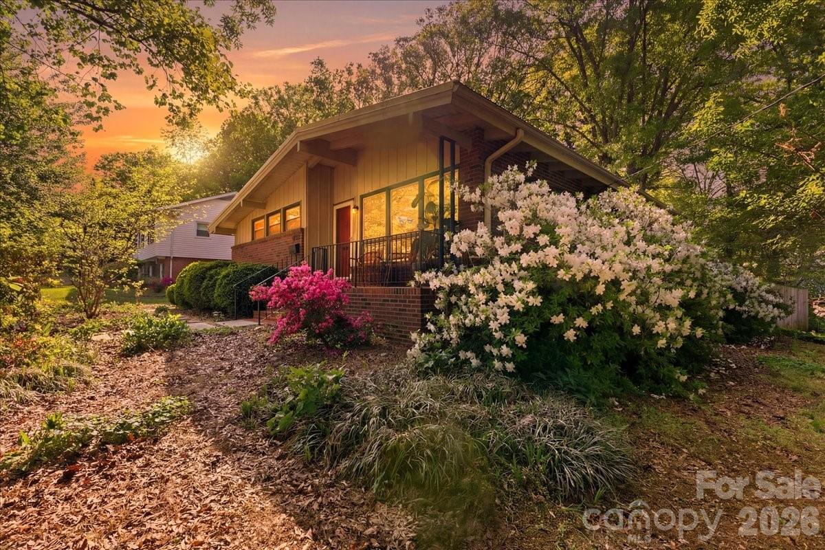 4916 Greenbrook Dr., Charlotte, NC 28205