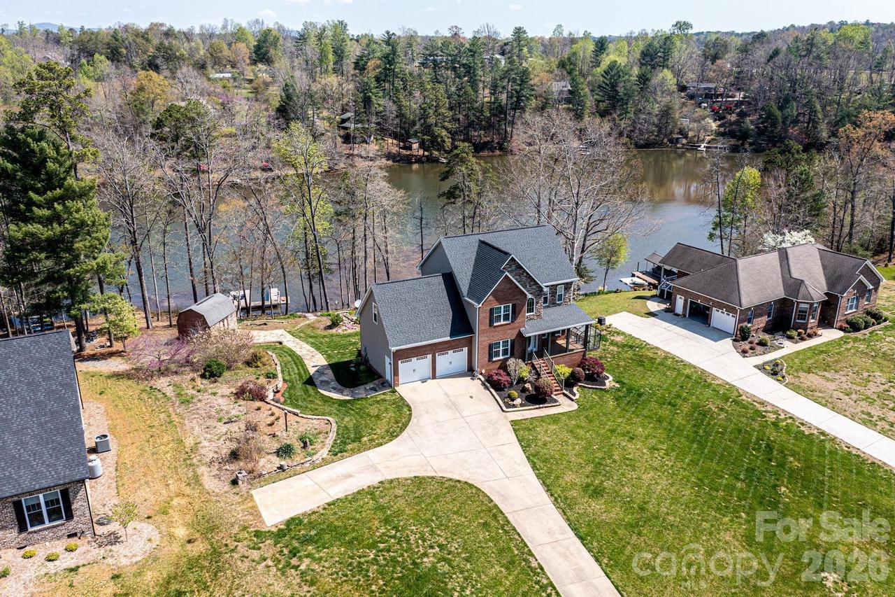 4726 Crystal Falls Ave., Hickory, NC 28601