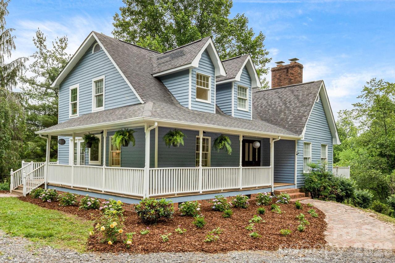 92 Rose Hill Rd., Asheville, NC 28803