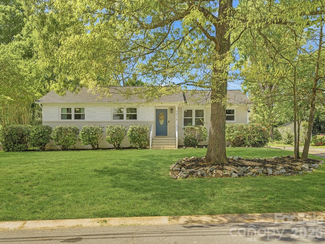 7516 Thorncliff Dr., Charlotte, NC 28210