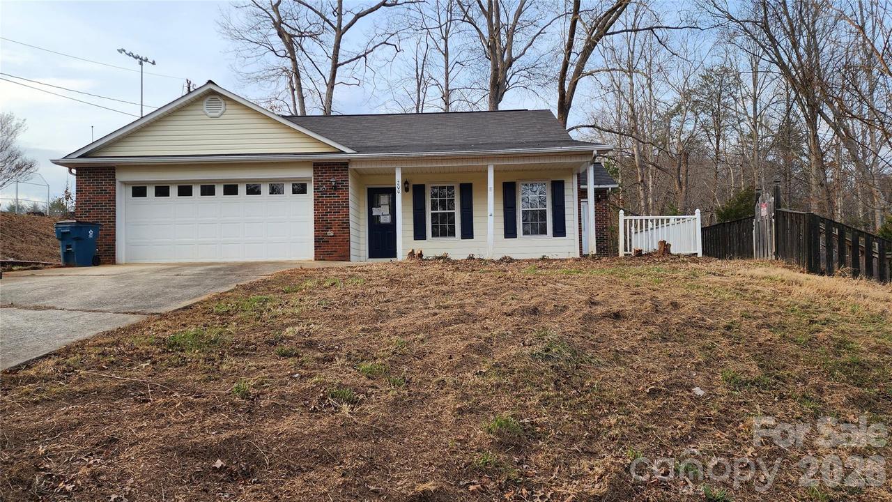 200 Park Pl., Morganton, NC 28655