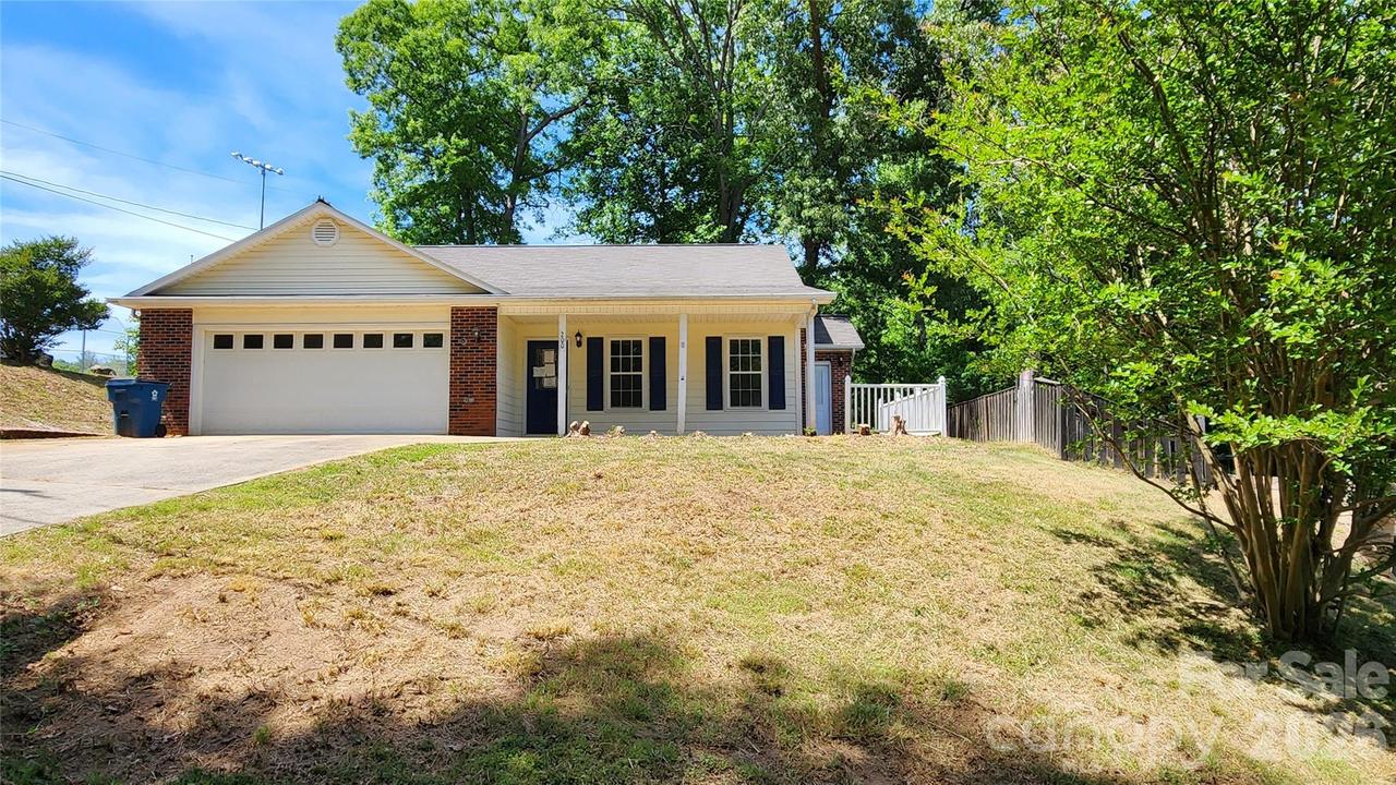 200 Park Pl., Morganton, NC 28655