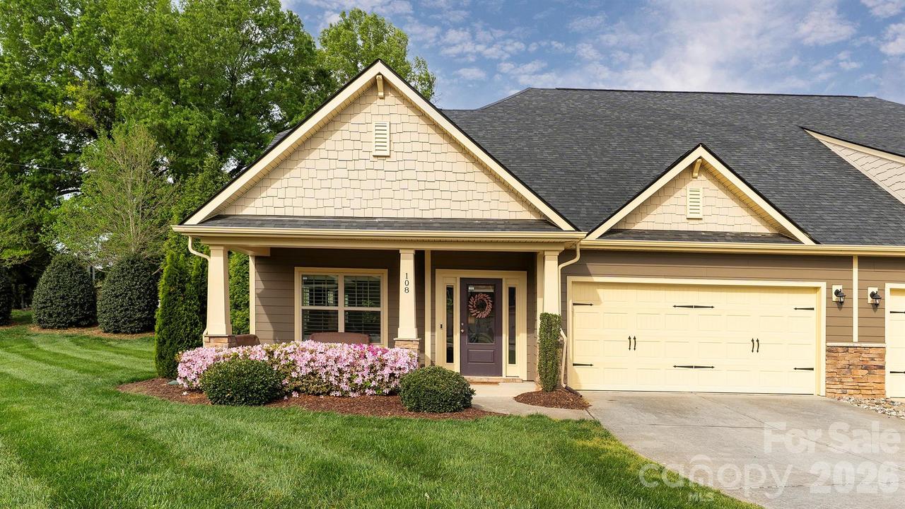 108 Damsire Ct., Mooresville, NC 28115