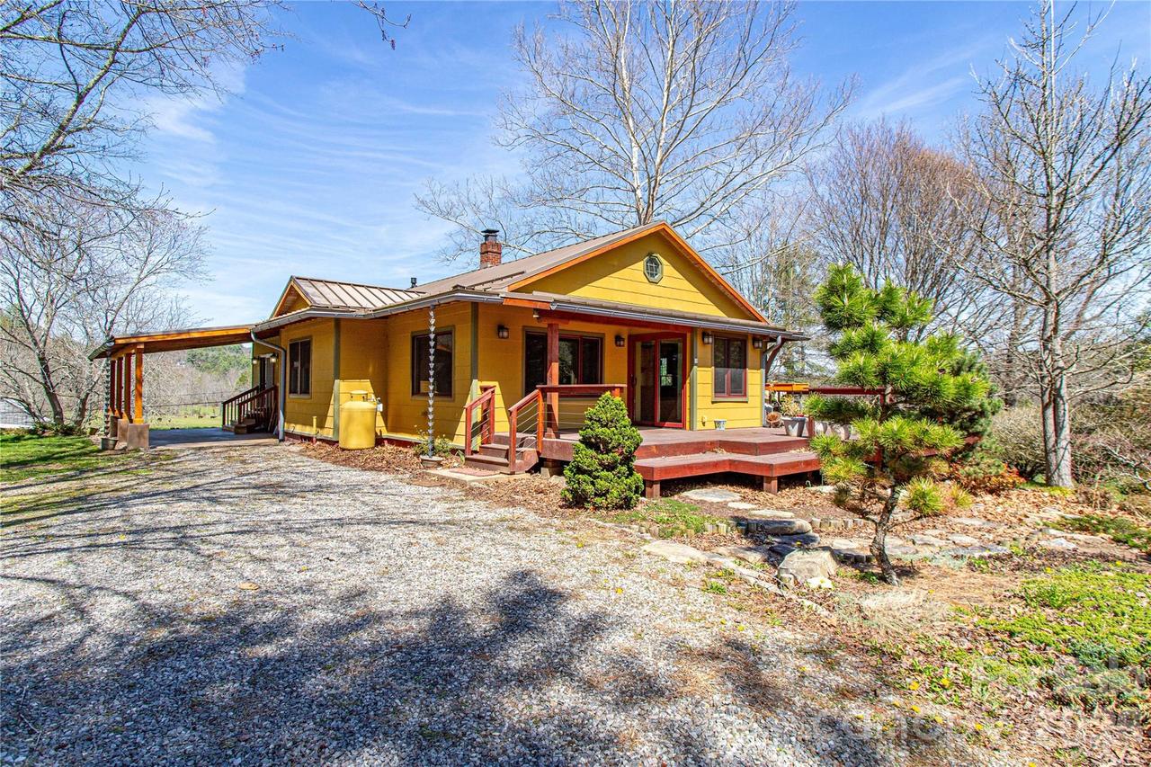 432 Turkey Creek Rd., Leicester, NC 28748