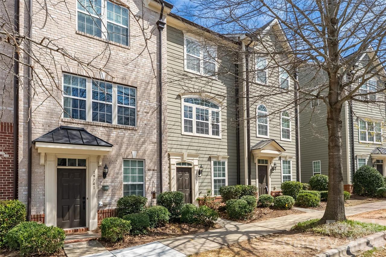 19745 Playwrights Way, Cornelius, NC 28031