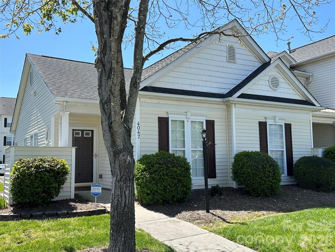 4047 Center Place Dr., Harrisburg, NC 28075