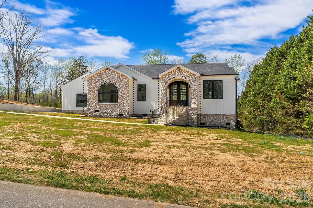 2714 Sides Ave., Connelly Springs, NC 28612