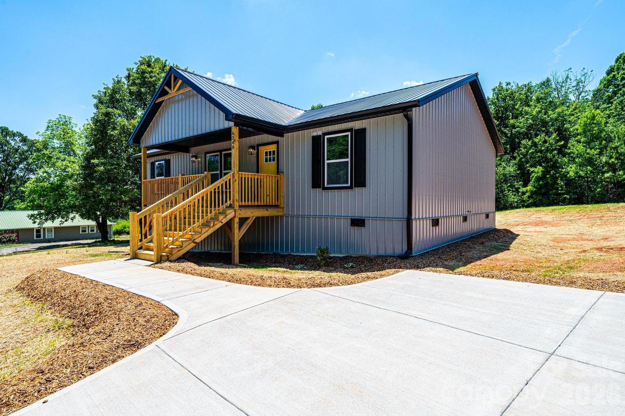 6340 Larry Huffman St., Connelly Springs, NC 28612